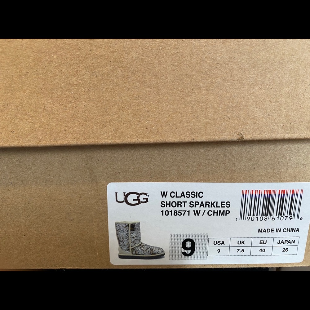 WMNS UGG CLASSIC SHORT SPARKLES CHAMPAGNE